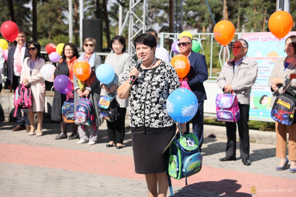 В Улан-Удэ проходит акция «Здравствуй, школа!».